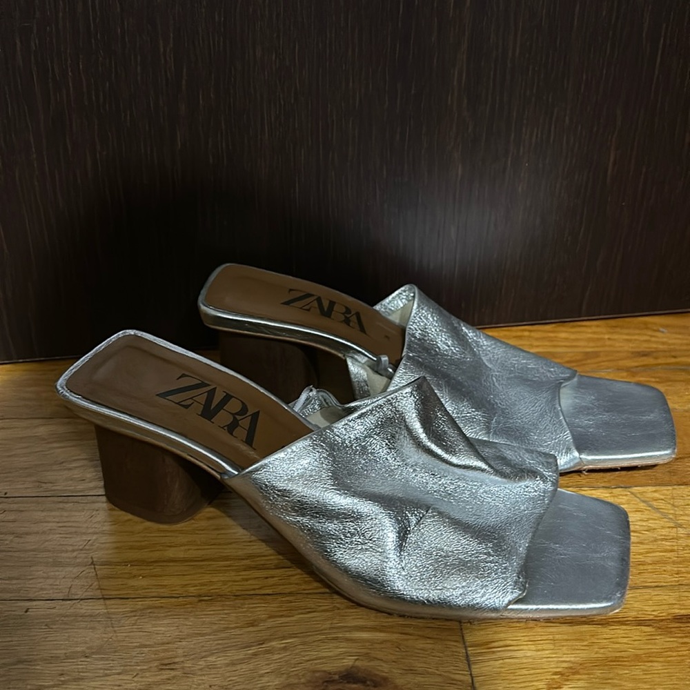 Zara metallic heel